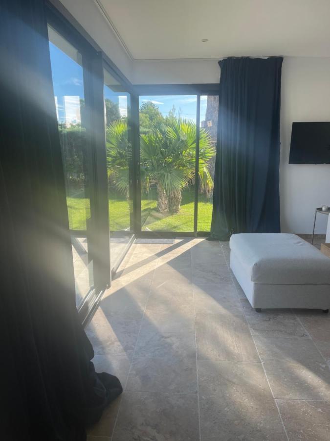 Magnifique Studio Avec Piscine Arles Exterior foto