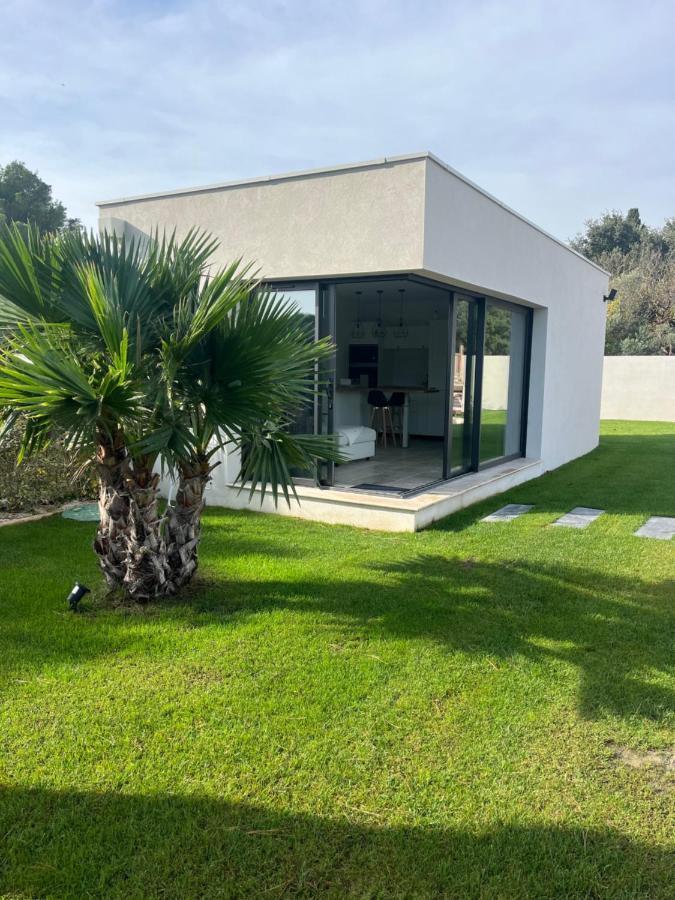 Magnifique Studio Avec Piscine Arles Exterior foto