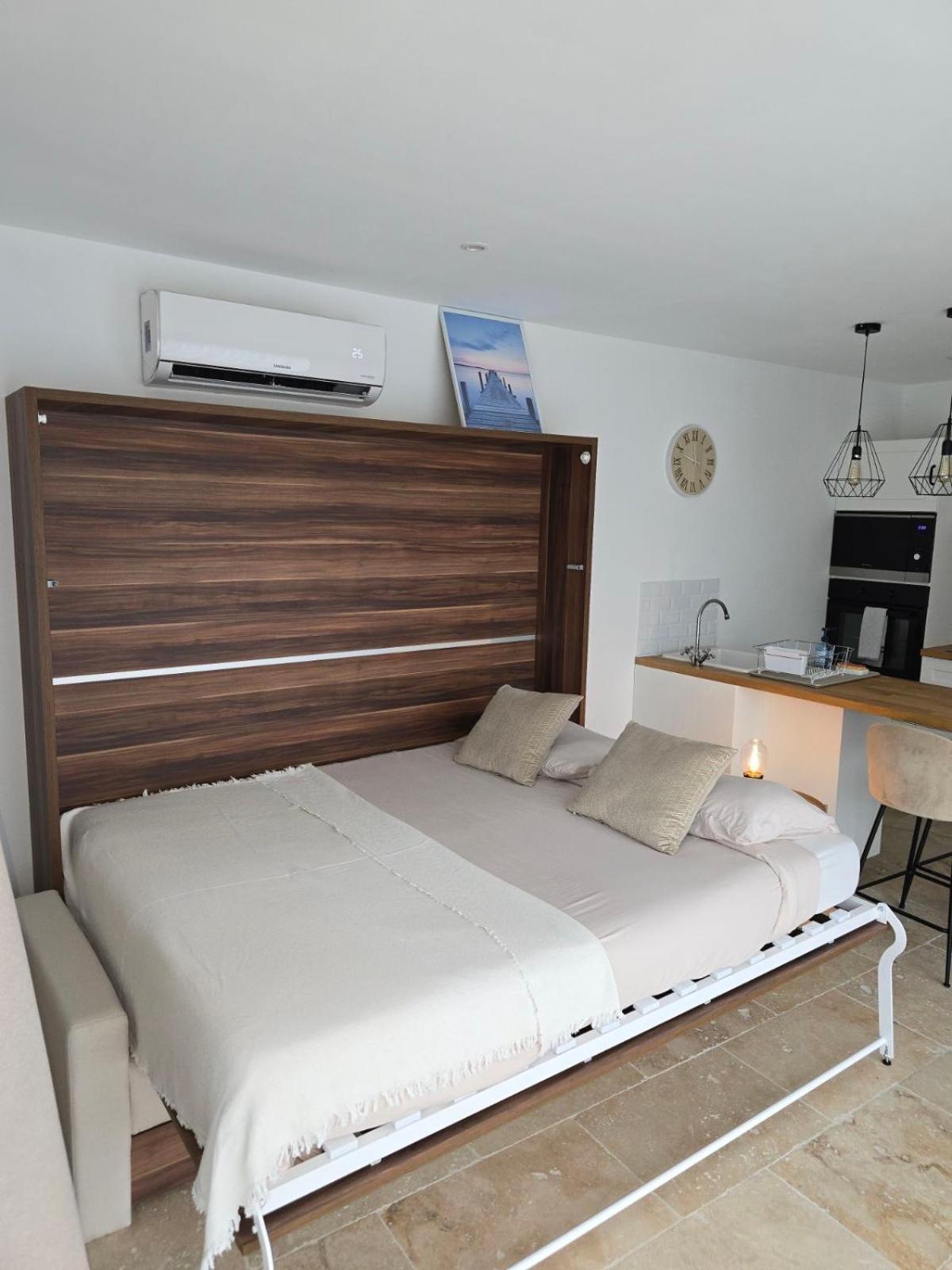 Magnifique Studio Avec Piscine Arles Exterior foto